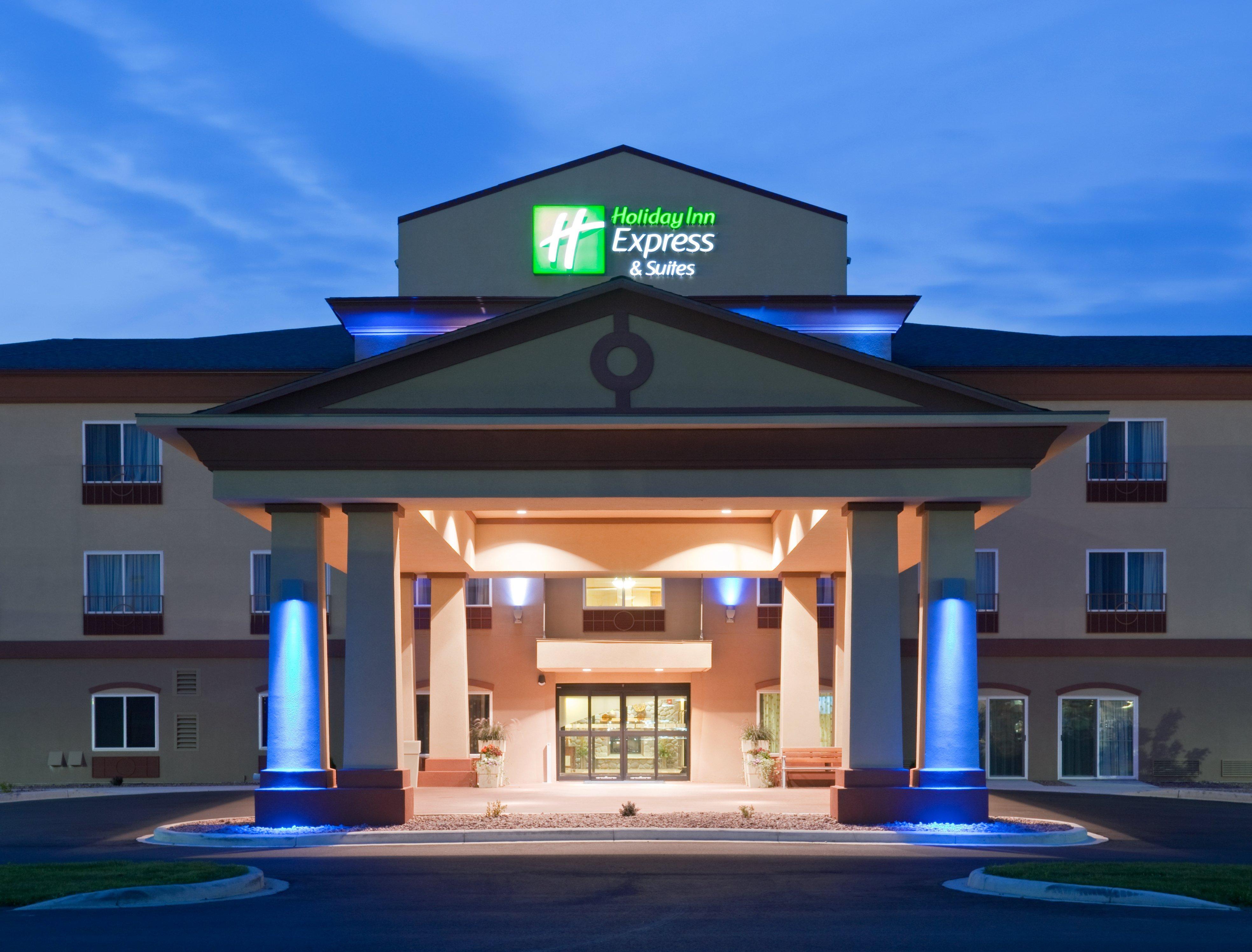 Holiday Inn Express Hotel & Suites Antigo By Ihg Exterior foto