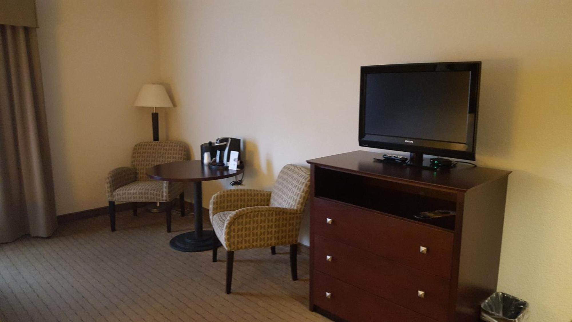 Holiday Inn Express Hotel & Suites Antigo By Ihg Exterior foto