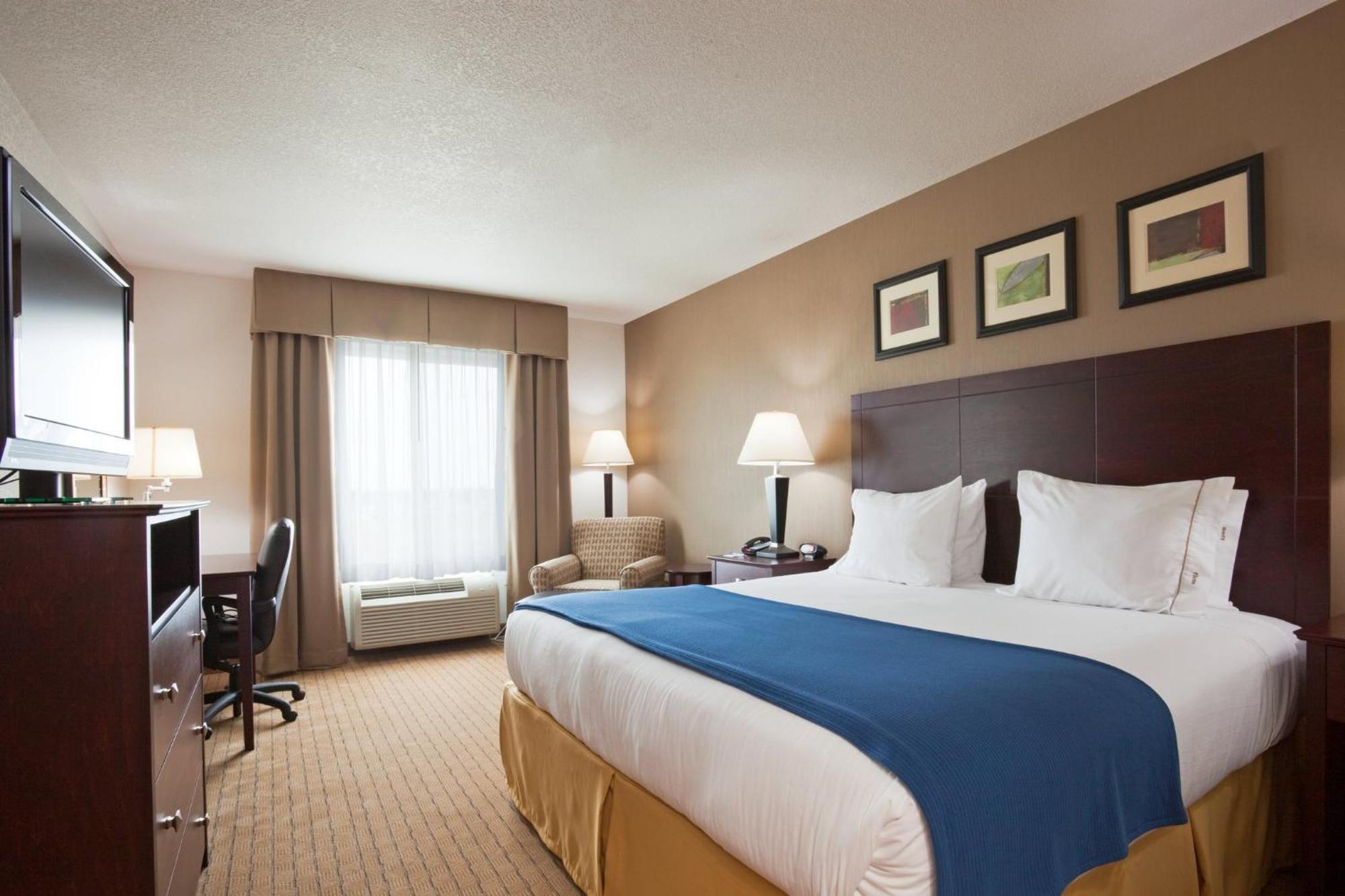 Holiday Inn Express Hotel & Suites Antigo By Ihg Exterior foto