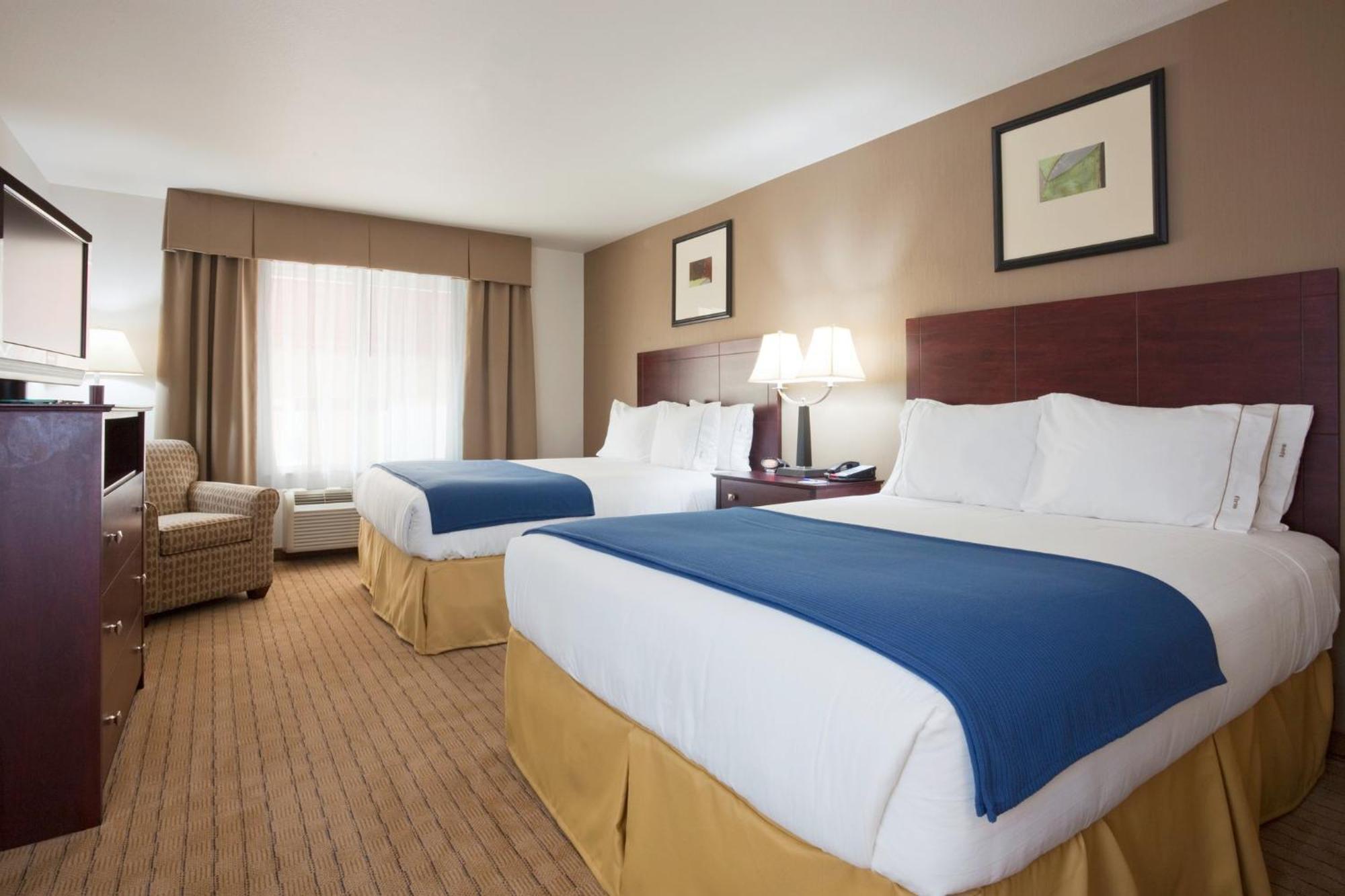 Holiday Inn Express Hotel & Suites Antigo By Ihg Exterior foto